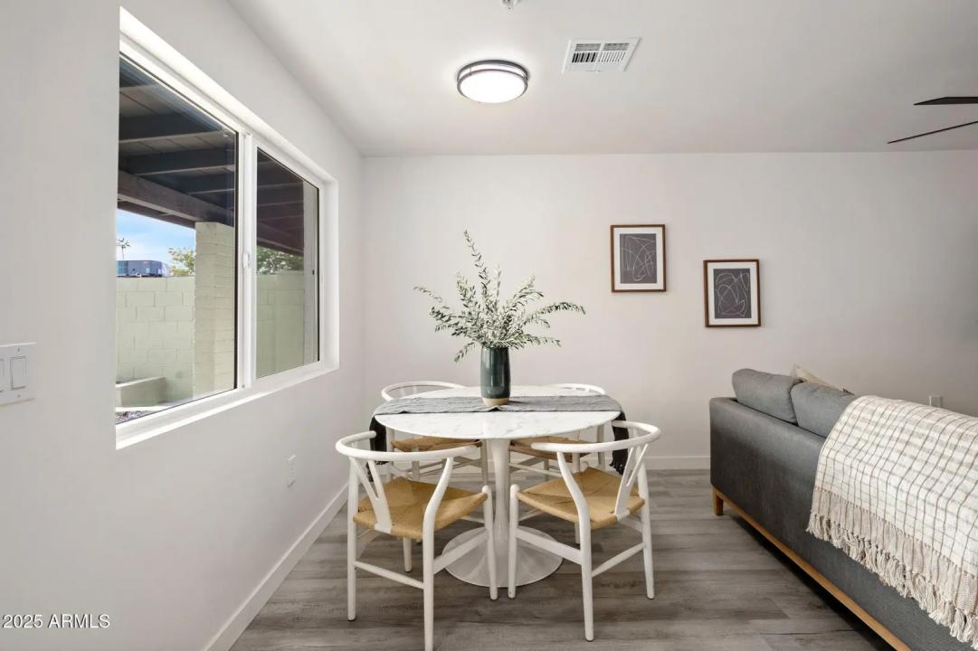 Real Estate Picture 5