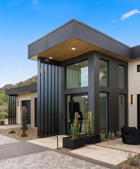 Real Estate Picture 10