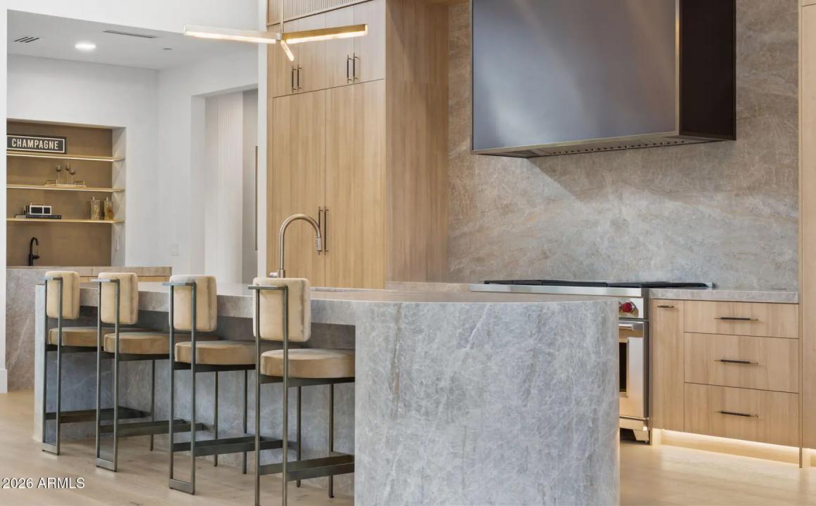 Real Estate Picture 17