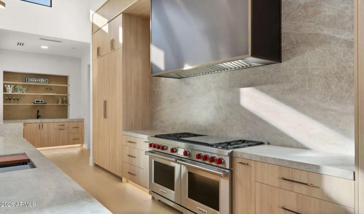 Real Estate Picture 18