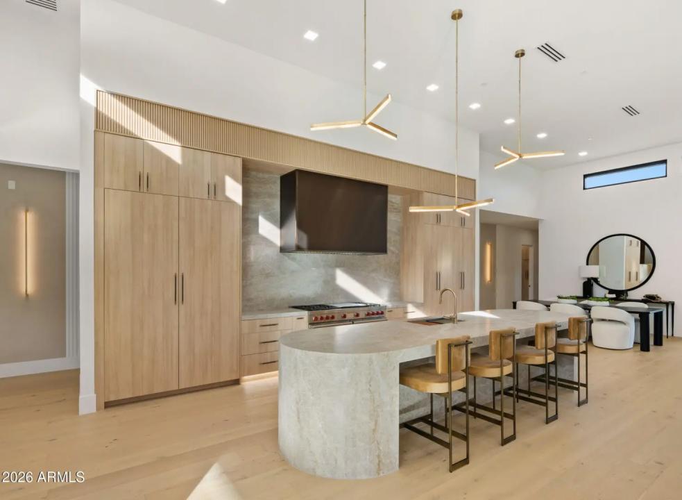 Real Estate Picture 20