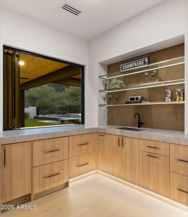 Real Estate Picture 21