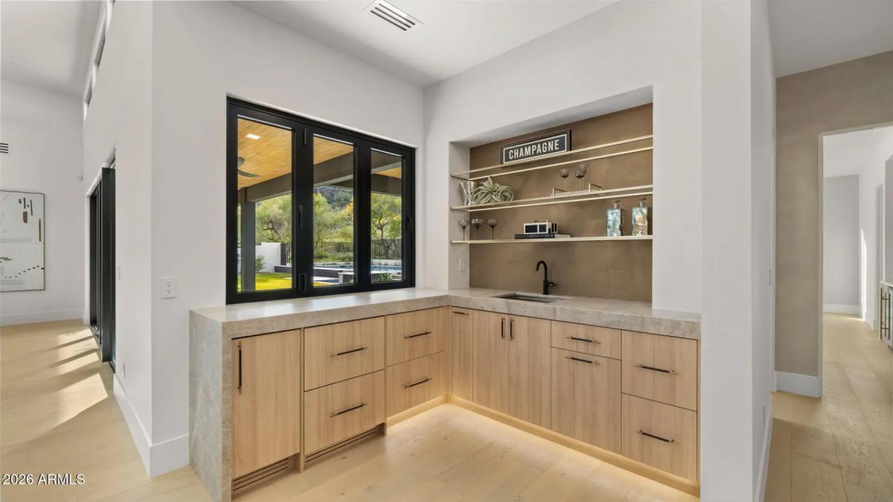 Real Estate Picture 22