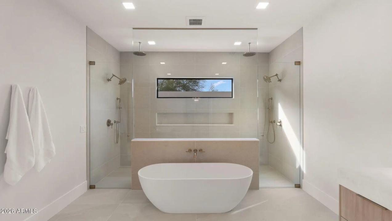 Real Estate Picture 43