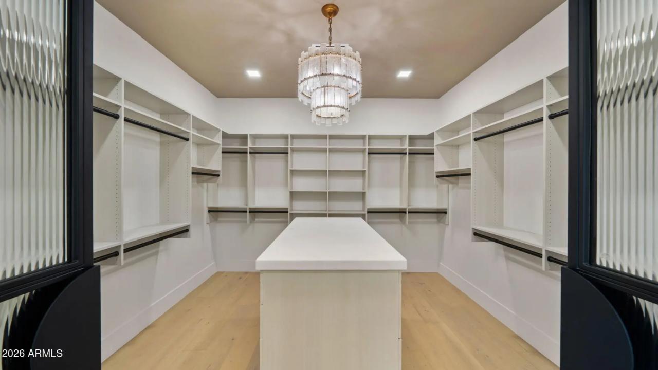 Real Estate Picture 50