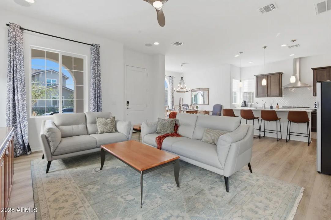 Real Estate Picture 5