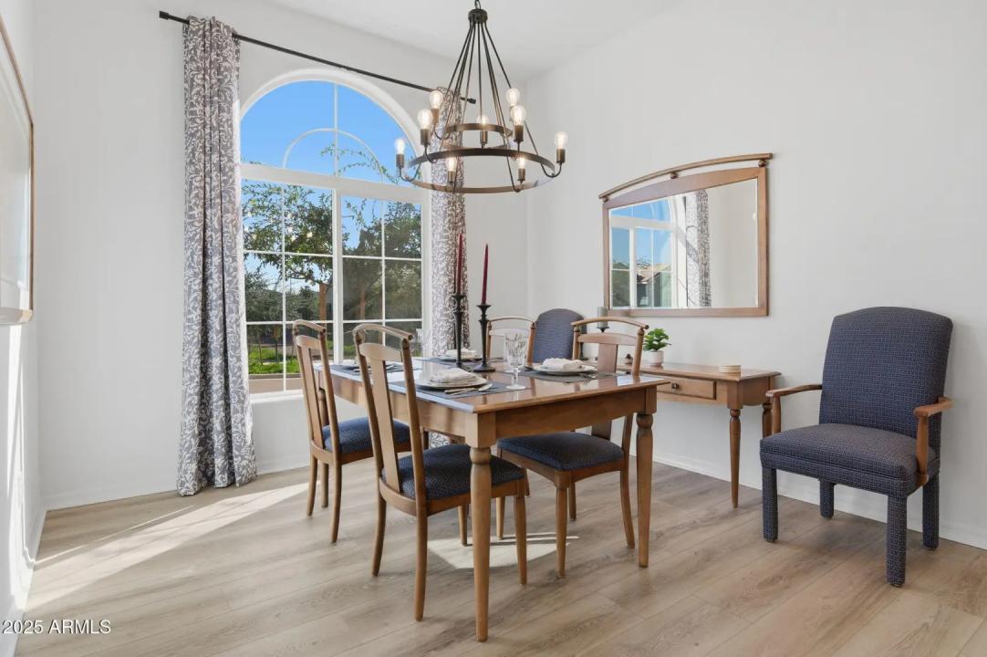 Real Estate Picture 8