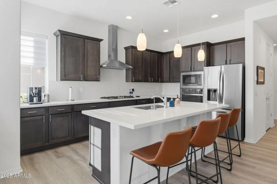 Real Estate Picture 3