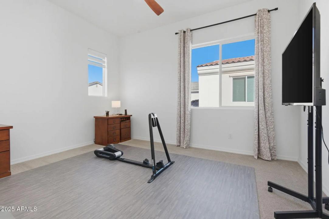 Real Estate Picture 24