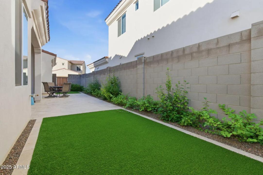 Real Estate Picture 29