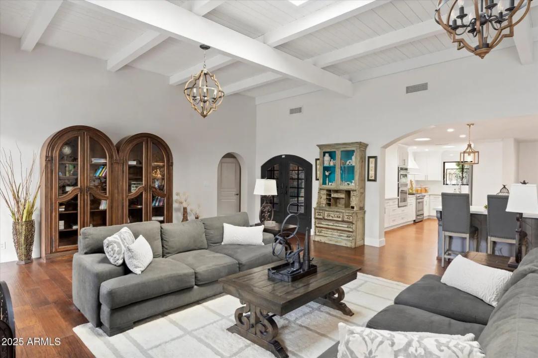 Real Estate Picture 5