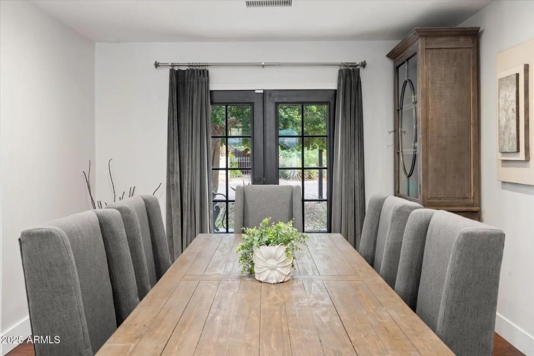 Real Estate Picture 12