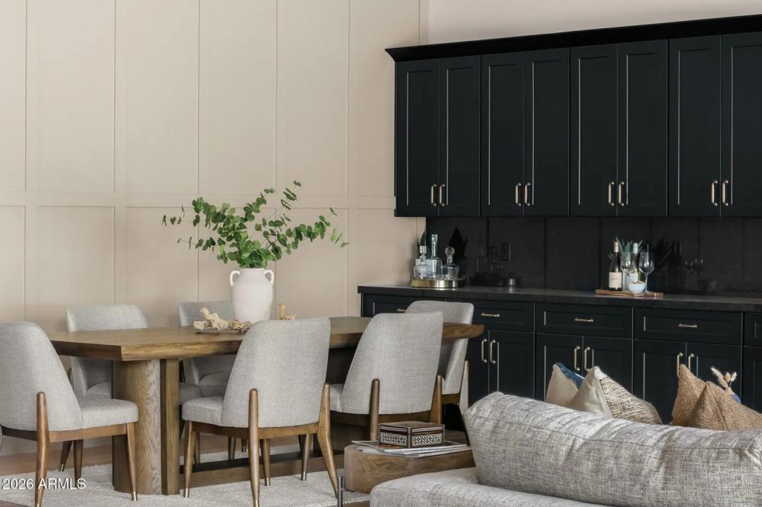 Real Estate Picture 8