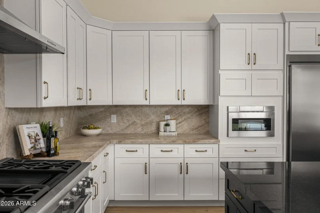 Real Estate Picture 3