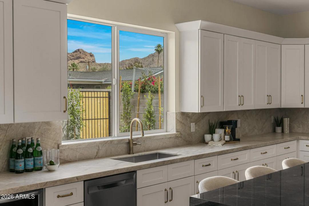 Real Estate Picture 5