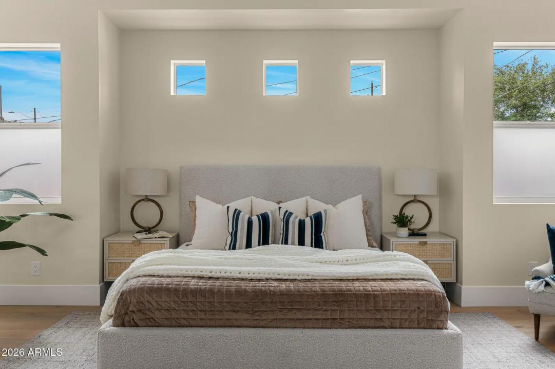 Real Estate Picture 12