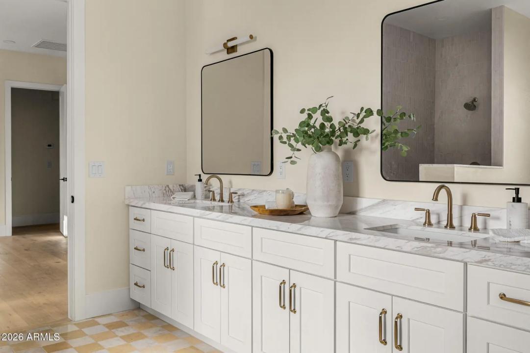 Real Estate Picture 14