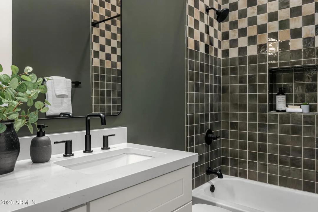 Real Estate Picture 30