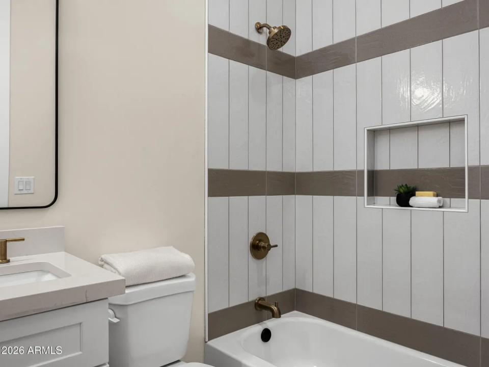 Real Estate Picture 20