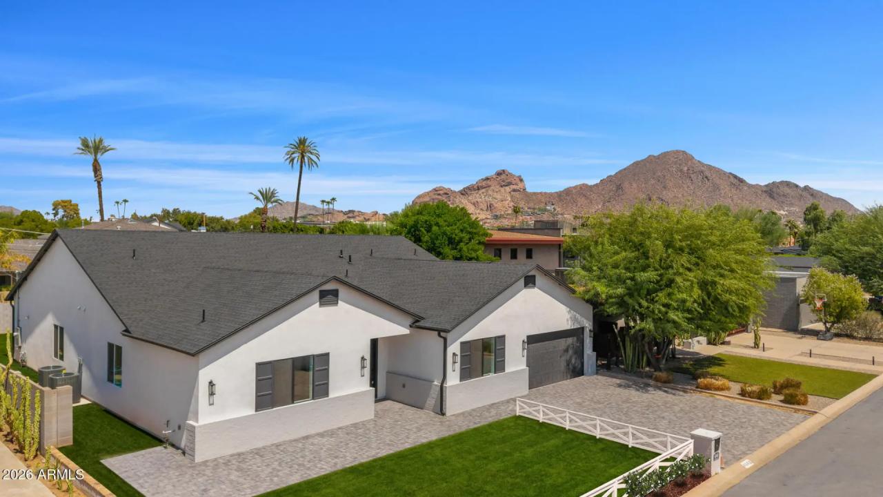 4048 E MINNEZONA Avenue Phoenix AZ 85018