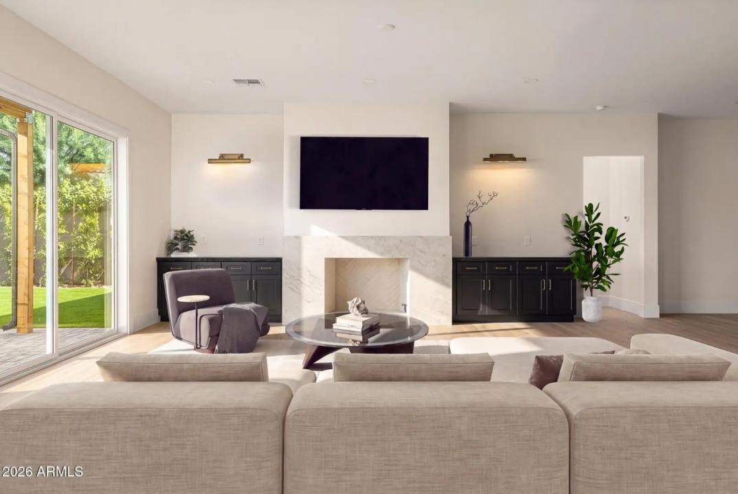 Real Estate Picture 3