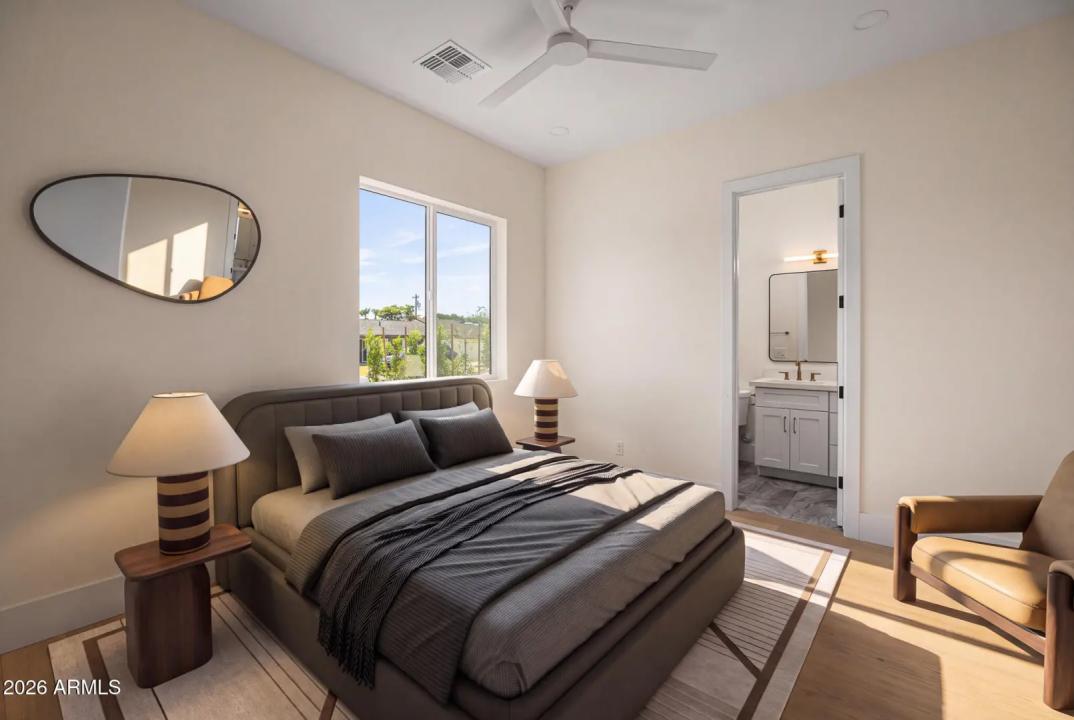 Real Estate Picture 7
