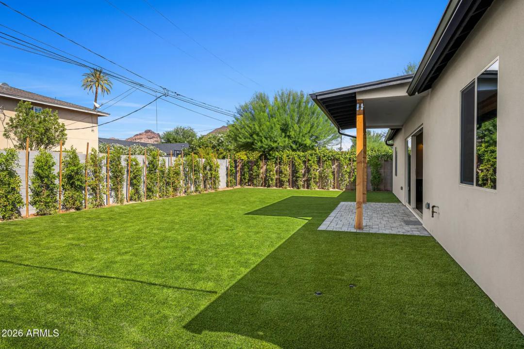Real Estate Picture 15