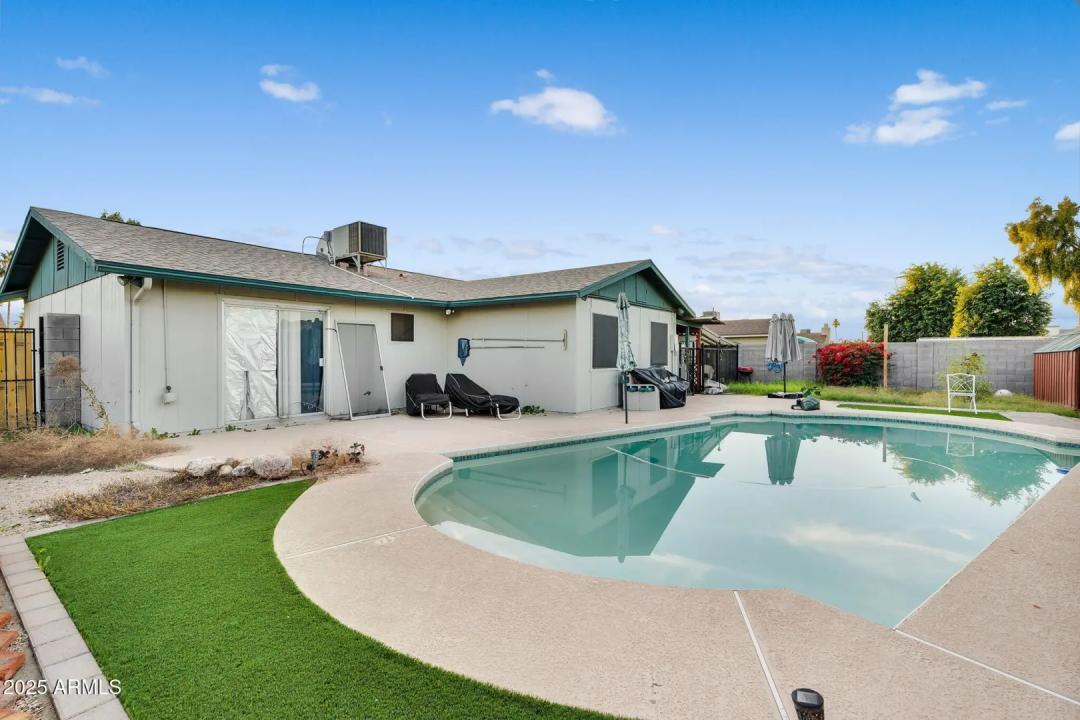 Real Estate Picture 10