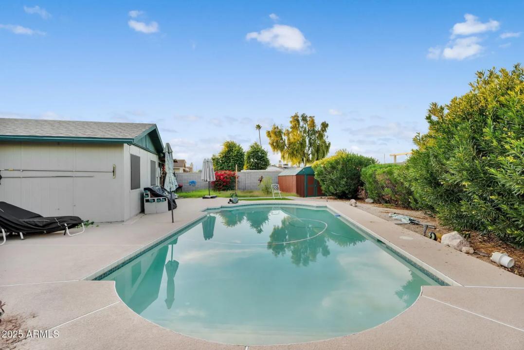 Real Estate Picture 13