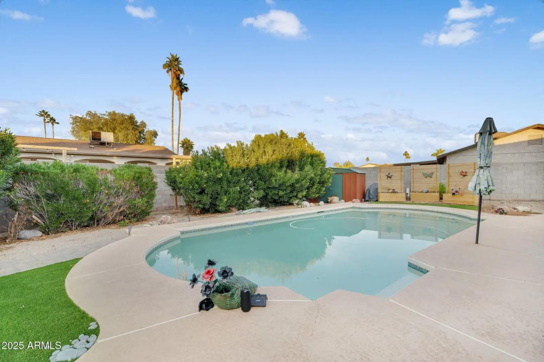 Real Estate Picture 15