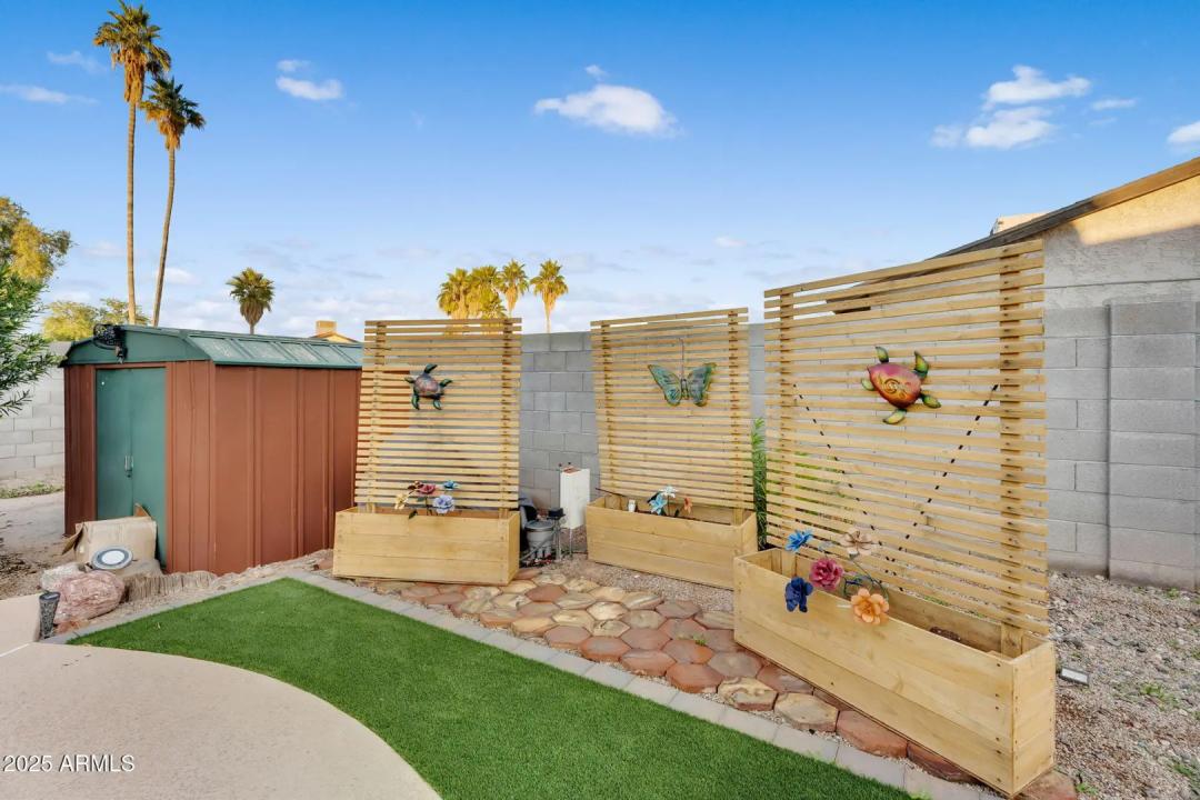 Real Estate Picture 17