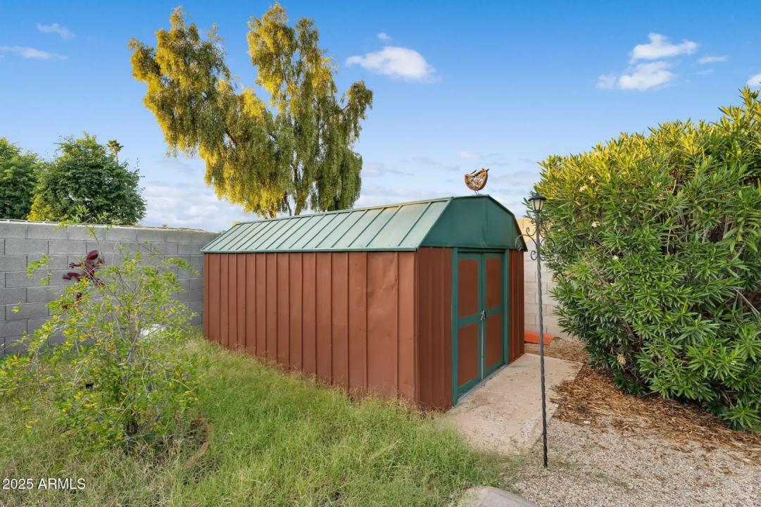 Real Estate Picture 18