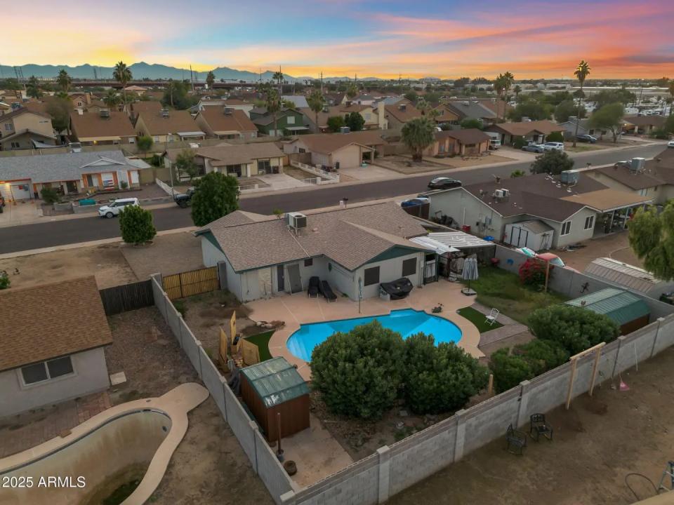 Real Estate Picture 22