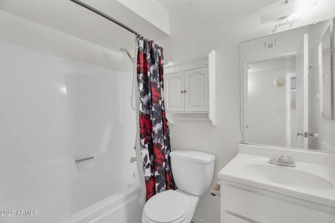 Real Estate Picture 32