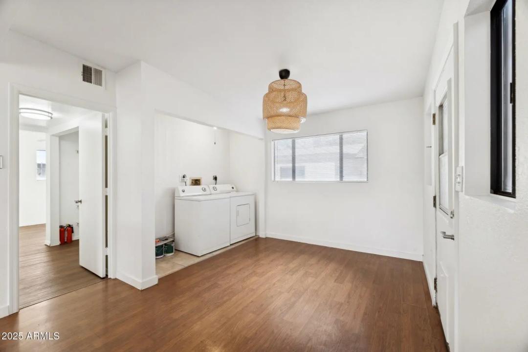 Real Estate Picture 12