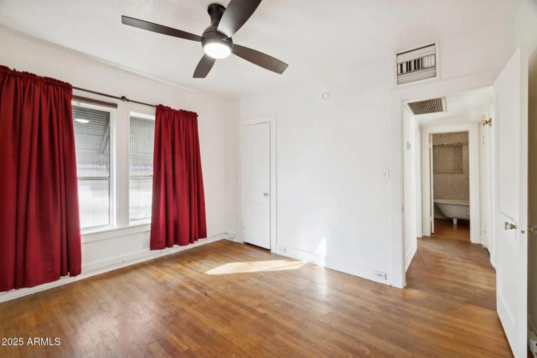 Real Estate Picture 21