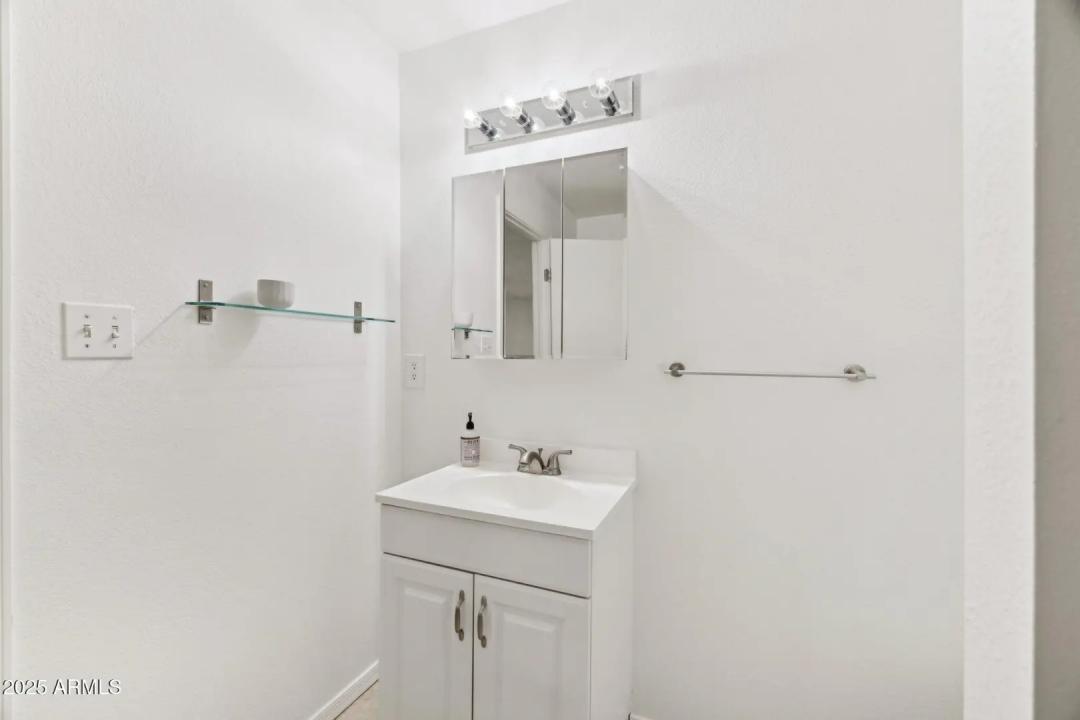 Real Estate Picture 34