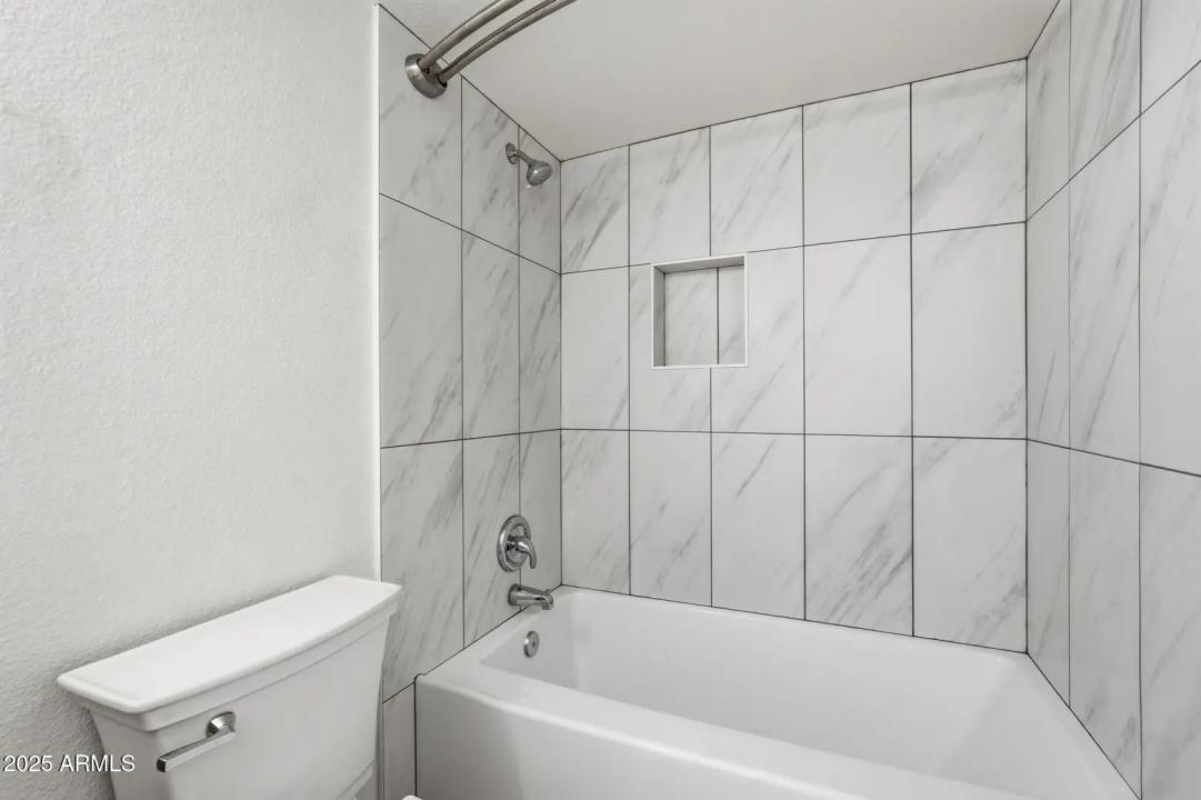 Real Estate Picture 17