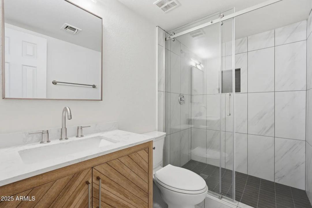 Real Estate Picture 12