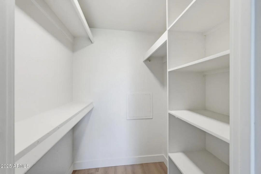 Real Estate Picture 11