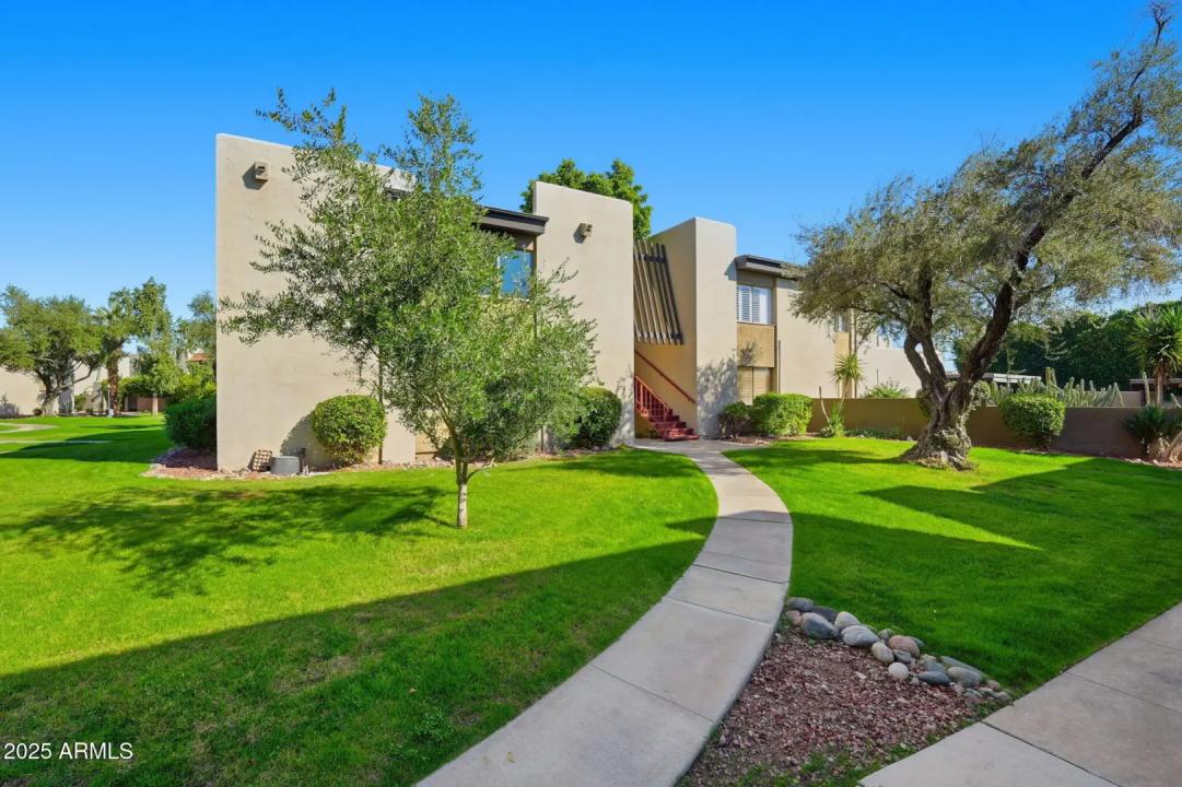 Real Estate Picture 20