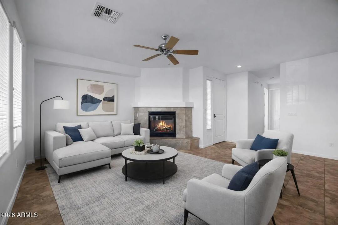 Real Estate Picture 4