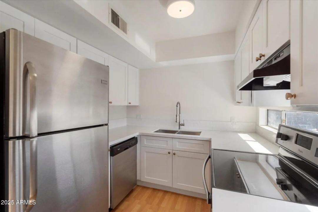 Real Estate Picture 11