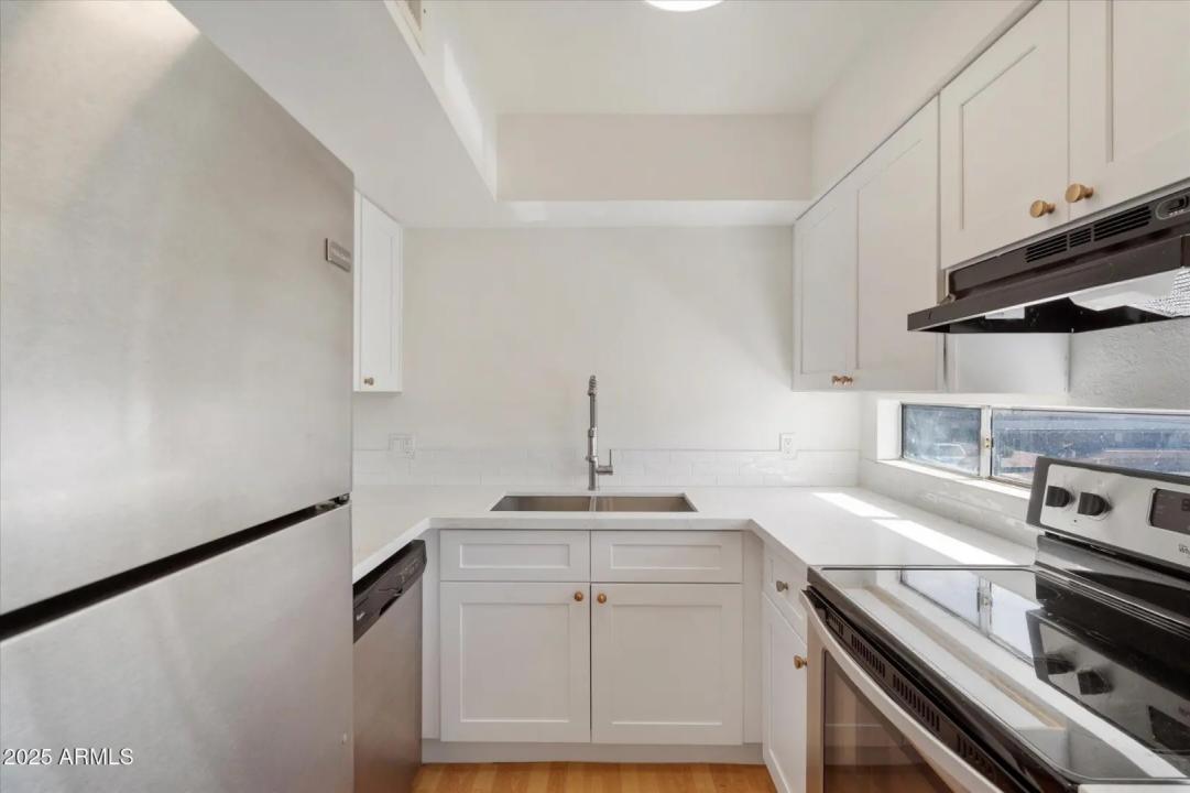 Real Estate Picture 10