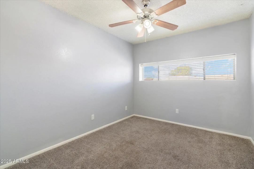 Real Estate Picture 16