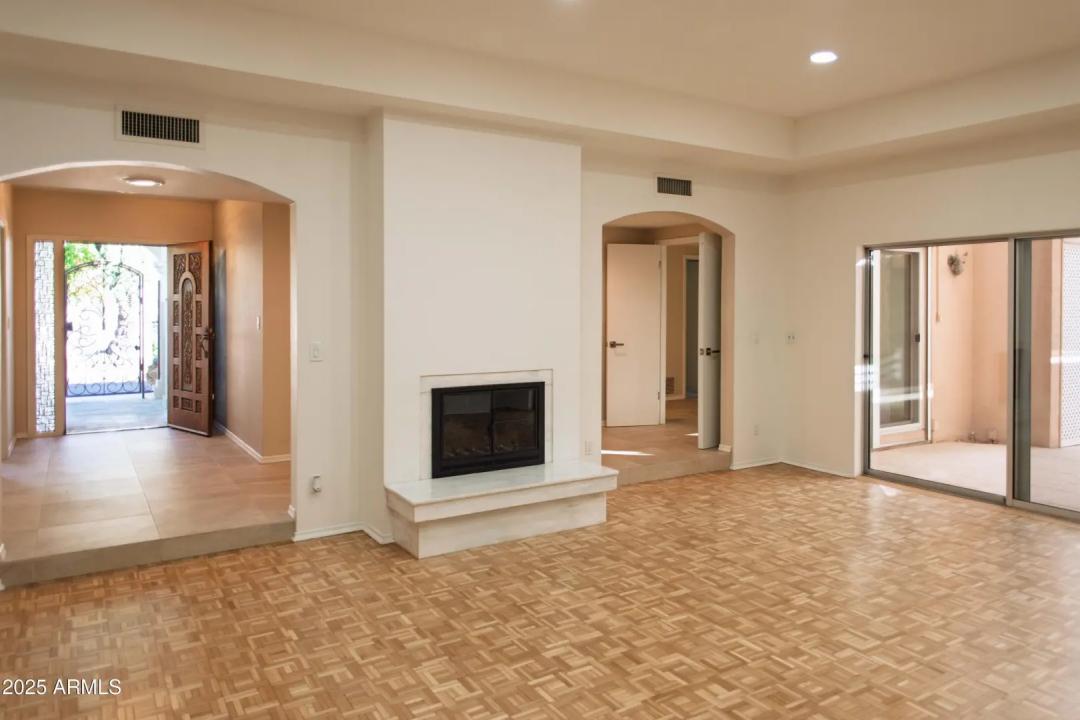 Real Estate Picture 5