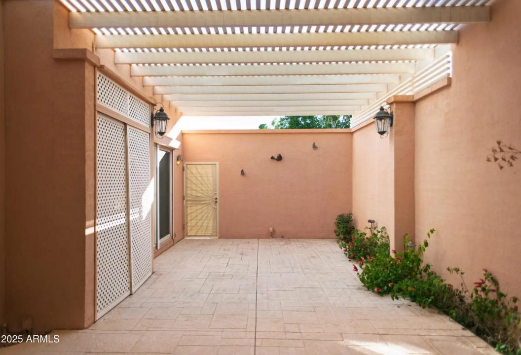 Real Estate Picture 15