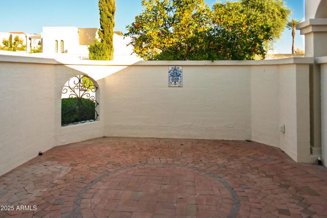 Real Estate Picture 17