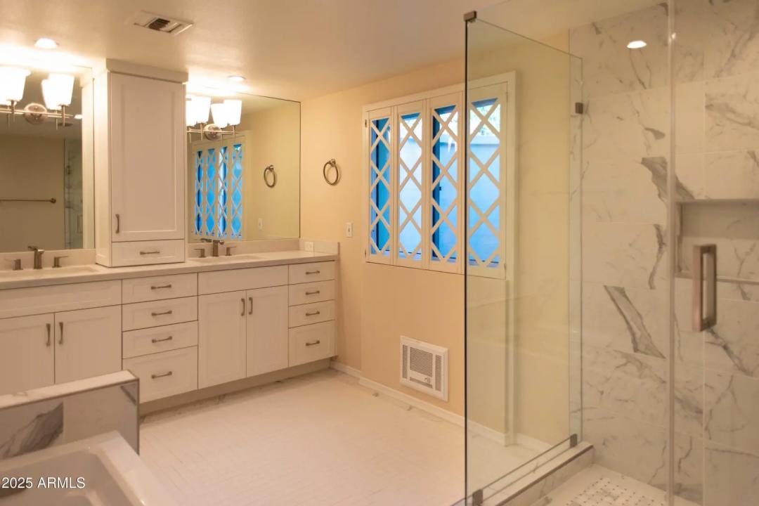 Real Estate Picture 25