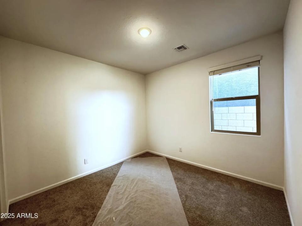 Real Estate Picture 8
